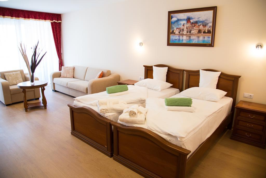 Luxury Hotel Siofok Oda fotoğraf