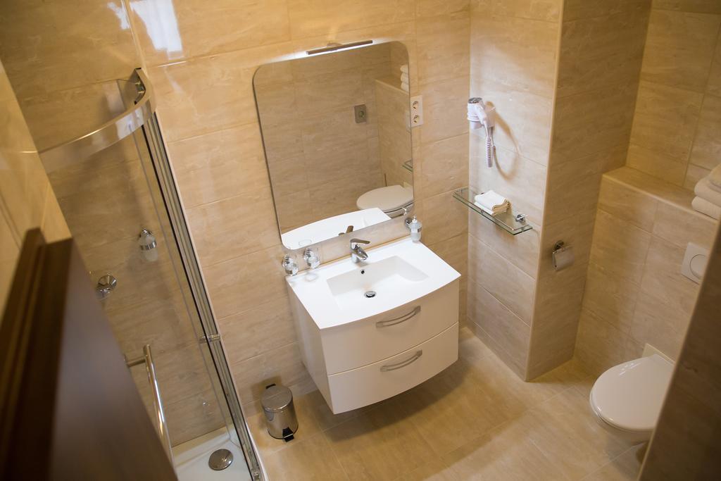 Luxury Hotel Siofok Oda fotoğraf